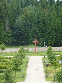 Nov hbitov u Zelen Hory - r nad Szavou (hbitov) - k s trnovou korunou