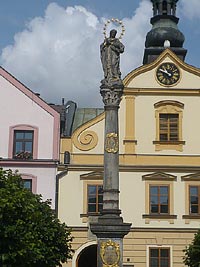 Sloup se sochou Panny Marie - Česká Třebová (drobná památka)