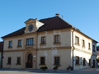 Radnice - idlochovice (historick budova) - 