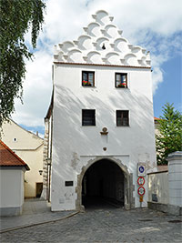 
                        Svinecká brána - Třeboň (opevnění)