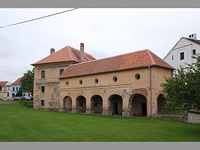 Bval radnice - Drnholec (historick budova) - 