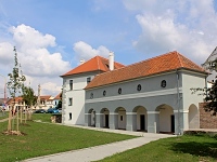 foto Bval radnice - Drnholec (historick budova)