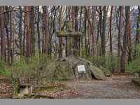 Hromadný hrob padlým r.1813 - Přestanov (pomník)