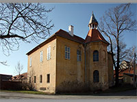 Zmek Luce (zmek) - Zmeck budova (foto: Richard Gironi)