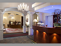 Louren Hotel Management - Praha 3 (hotel) - Bar a recepce