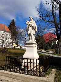 Kostel sv. Jana Ktitele - Pibice (kostel) - Socha sv. Jana Nepomuckho