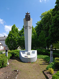 Pomník Obětem 1. a 2. světové války a vojákům Rudé armády - Leština (památník)