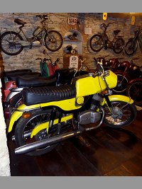 Muzeum motocykl a hraek - estajovice (muzeum) - 