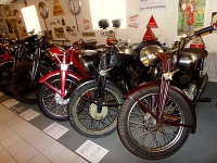 Muzeum motocykl a hraek - estajovice (muzeum) - 