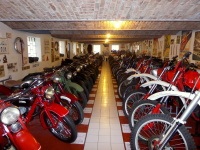 Muzeum motocykl a hraek - estajovice (muzeum) - 