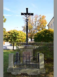 Kříž před Vinařickou školou - Týn nad Vltavou (kříž)
