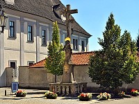Kříž u kostela - Nové Hrady (kříž)