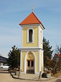 Kaplika - Popovice (kaplika) - Kaplika se zvonic