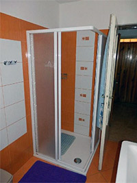 Rekrean stedisko t Dl - Krucemburk (rekrean stedisko) - Sprcha - hlavn budova