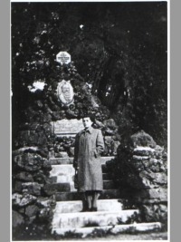 historick foto Pomnk z r. 1928 - Dvorec (pomnk)