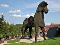 Bouzov (hrad) - Bouzov  trojsk k