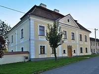 Kostel sv. Petra a Pavla - Horn Bobrov (kostel) - Horn Bobrov fara