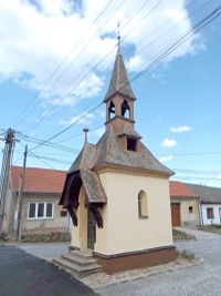 foto Kaplika se zvonikou - Dravky (kaplika)