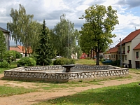 Ostrov u Macochy (obec) - Ostrov u Macochy park