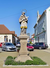 Socha sv. Jana Nepomuckho - Lednice (socha)