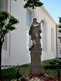 Socha sv. Jana Nepomuckho - Krom (socha) - 
