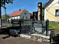 Pomník Obětem 1. a 2. světové války - Mladý Smolivec (pomník)