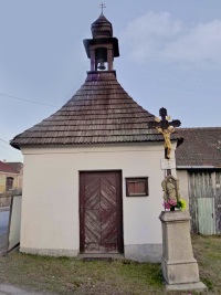 Zvonika sv. Jana Nepomuckho - tmchy (kaple) - 