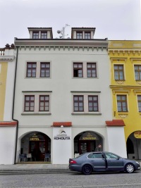 Hotel a hostel U Zlatho kohouta -Krom (hotel) - 