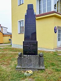 Pomník vojákům Rudé armády - Neslovice (pomník)