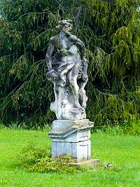 
                        Socha Mil�n Krot�nsk� - Velk� Losiny (socha)