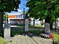 
                        Pomník Obětem 1. a 2. světové války - Rouchovany (pomník)