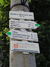 Ruda nad Moravou - kostel, bus (rozcestnk)