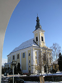 Farn kostel sv. Bartolomje - Zbeh (kostel) - Zimn pohled od muzea
