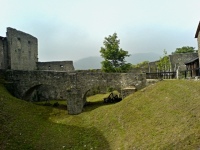 Hukvaldy (zcenina hradu) - Spojovac most.