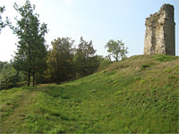 Otaslavice - Doln hrad (zcenina hradu) - Torzo bergfritu, pkop a val