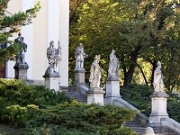 Kostel Poven svatho Ke - idlochovice (kostel) - Sochy ped kostelem