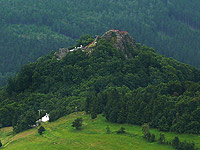 Toltejn (zcenina hradu) - pohled Toltejn z Jedlov
