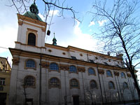 Kostel sv. Ignce z Loyoly - Praha 2 (kostel) - Pohled z Jen ulice.