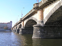 Palackho most - Praha (most) - Pile mostu