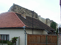 Myenec (zcenina hradu) - Pozstatky zdiva palce