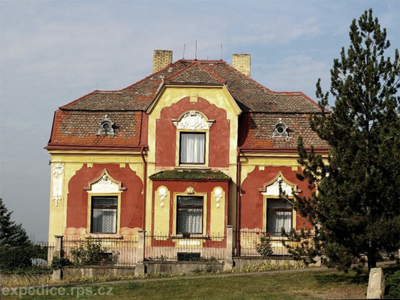 foto Fara - Bstv (historick budova)