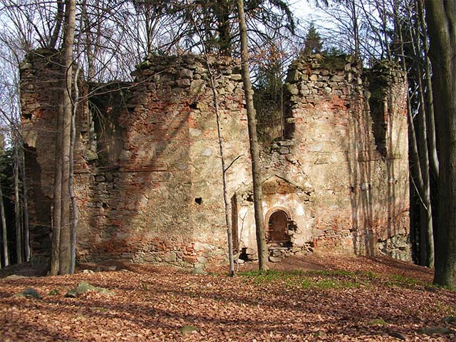 foto Kaple sv. M Magdalny - Louovic pod Blankem (zcenina kaple)