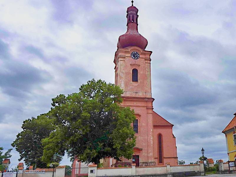 foto Kostel sv. Jakuba Vtho - Nepomuk (kostel)