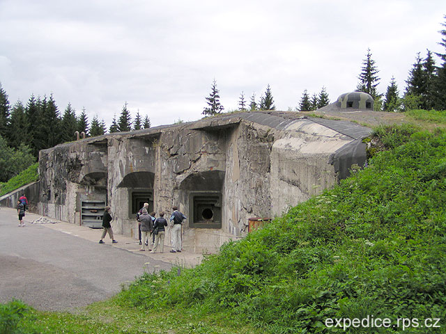 foto Hanika (dlosteleck tvrz)