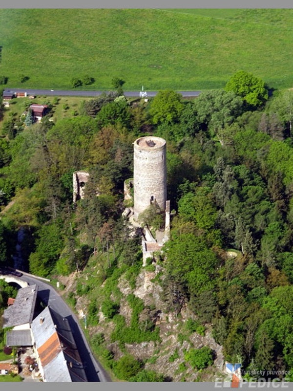 foto ebrk (zcenina hradu)