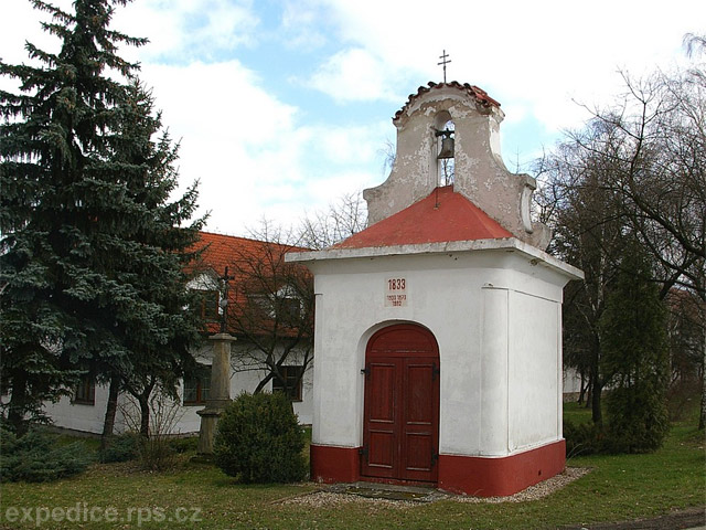 foto Kaple sv. Jana Nepomuckho - Velk Chvalovice (kaplika)