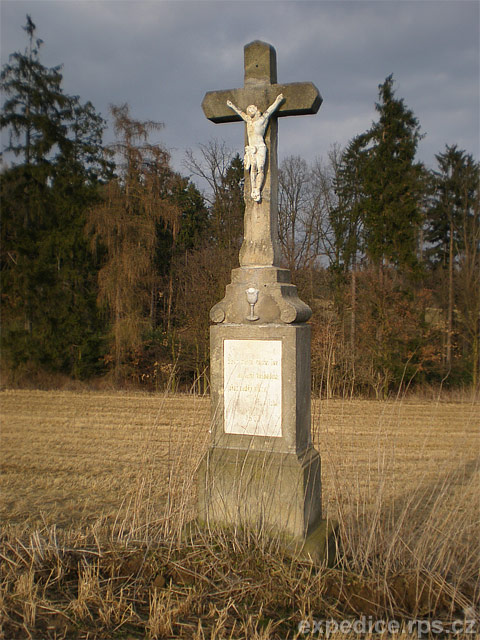 foto kamenný kříž - u Obory ( kříž )
