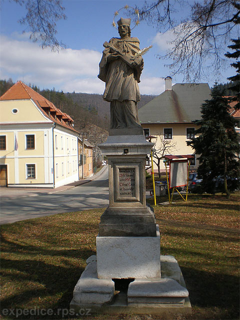 foto Socha sv. Jana Nepomuka - Doubravnk (drobn pamtka)