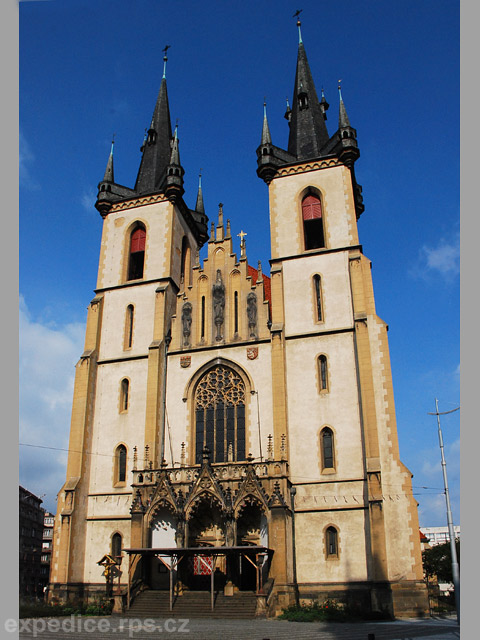 foto Kostel sv. Antonna Padunskho - Praha 7 (kostel)