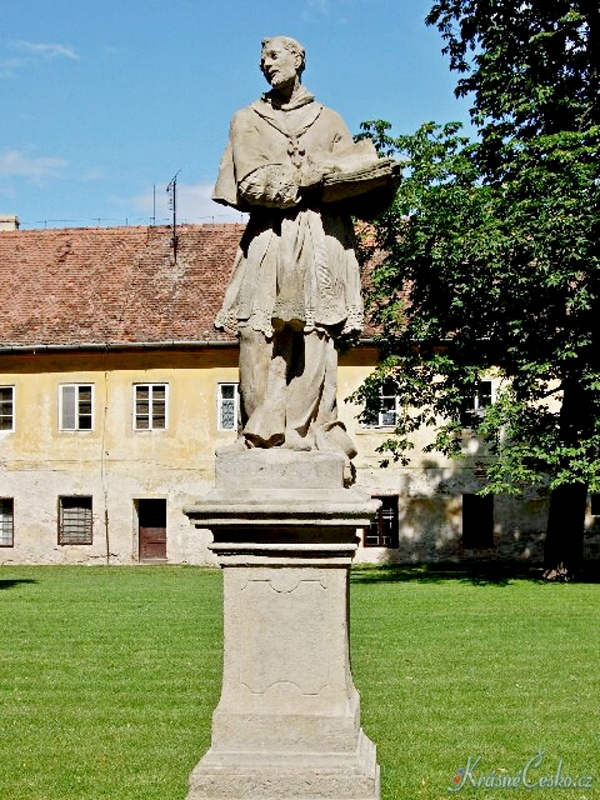 foto socha sv . Karla Boromejskho - Rajhrad (drobn pamtka)